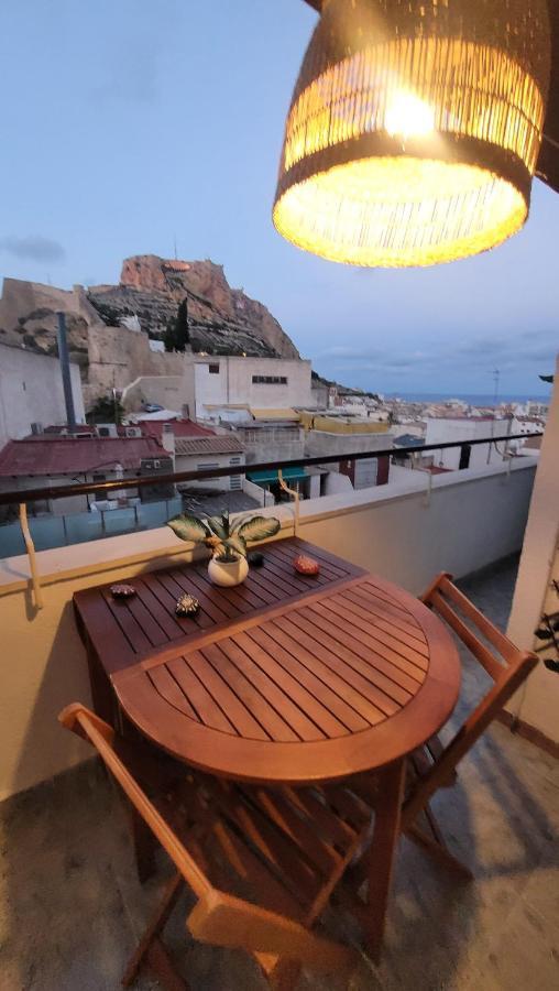 Corazón de Alicante con vistas al mar y al castillo Exterior foto